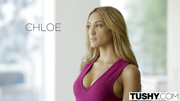 Blonde Hure Tara Ashley steckt einen BBC in ihren kleinen Arsch