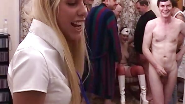 Blonde Mia Malkova mit rundem Arsch genießt Hardcore-Anal